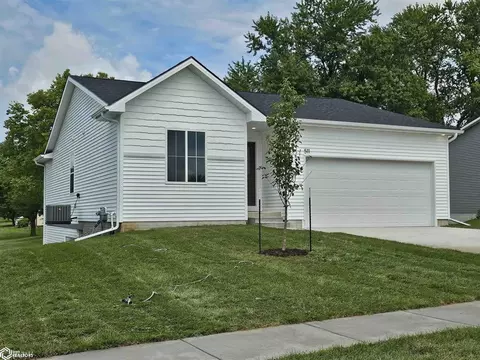 511 17th Ave E, Oskaloosa, IA 52577