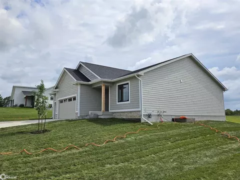 506 18th Ave E, Oskaloosa, IA 52577