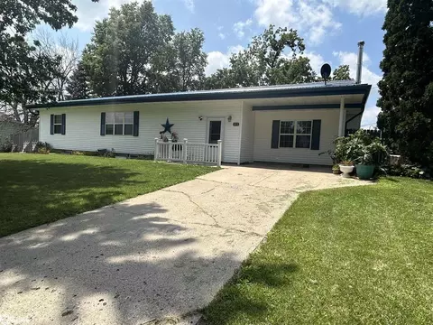 605 4th St, Garwin, IA 50632