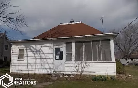 203 Third St, Bussey, IA 50044