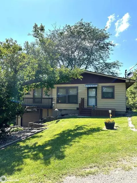 5052 Echo Dr #5, Brooklyn, IA 52211