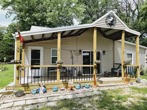 4491 155th Ave, Burlington, IA 52601