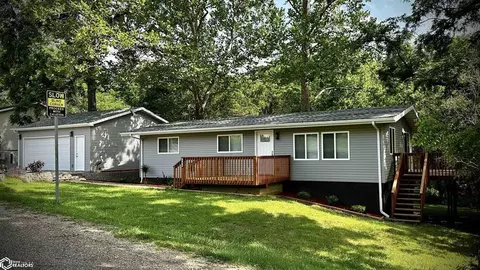 202 Keomah Vlg, Oskaloosa, IA 52577