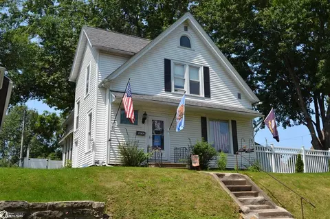 641 S 12th St, Burlington, IA 52601
