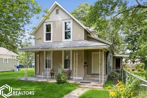 316 E Van Buren St, Washington, IA 52353