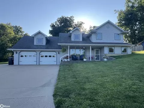 901 N 1st St, Oskaloosa, IA 52577