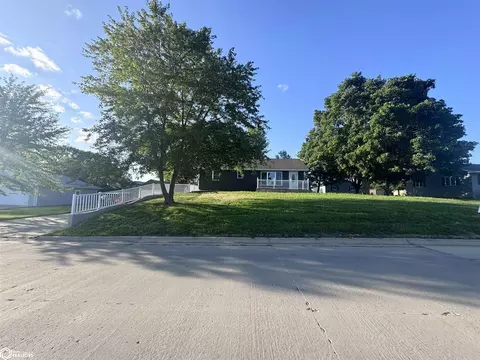 917 E Cross St, Centerville, IA 52544 photo 2