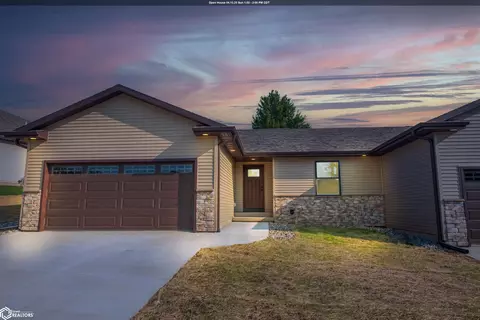 2217 Edgebrook Dr, Marshalltown, IA 50158