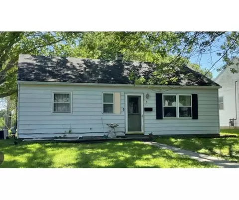 1 Val Aire Dr, Burlington, IA 52601