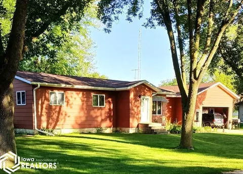 149 Wesley St, Titonka, IA 50480