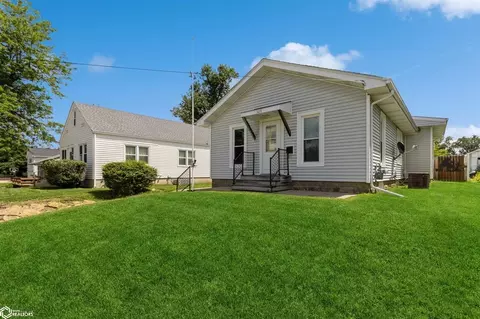 309 16th St N, Marshalltown, IA 50158