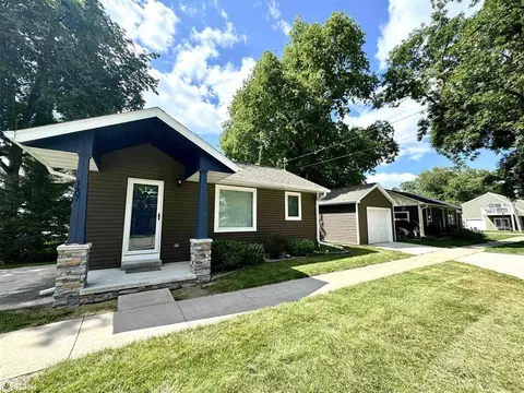 1407 S Shore Dr, Clear Lake, IA 50428