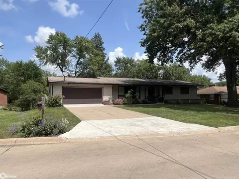 505 Hillside Dr, Fairfield, IA 52556