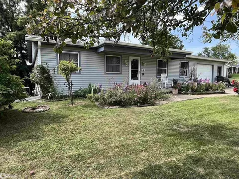 915 Eicher St, Keokuk, IA 52632