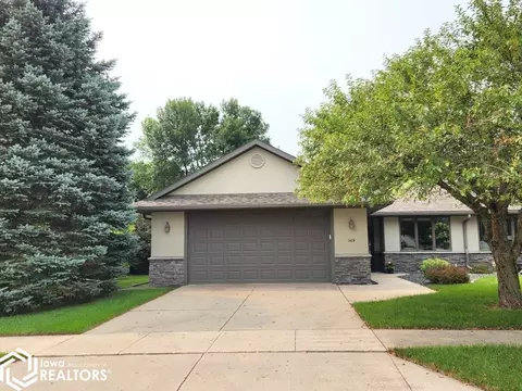 1429 Birch Dr, Mason City, IA 50401