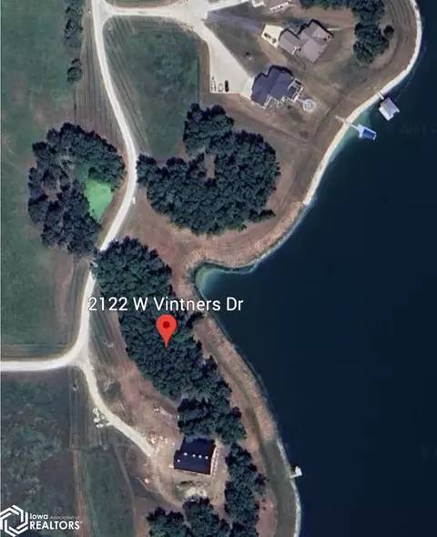 2122 W Vintners Dr, Osceola, IA 50213