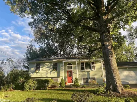 800 Liberty Dr, Fairfield, IA 52556