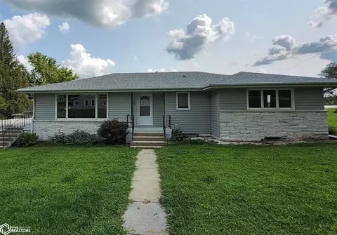 103 W Lyon St, Avoca, IA 51521