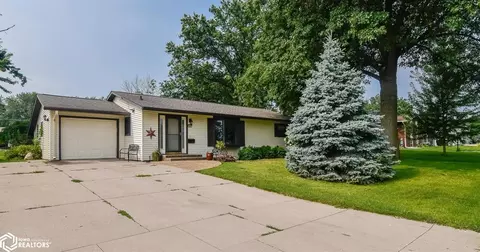 806 Roberts Ter, Marshalltown, IA 50158
