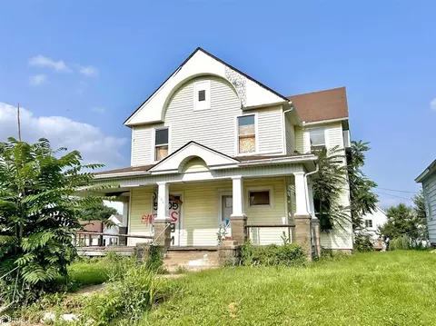 102 S 5th Ave, Marshalltown, IA 50158