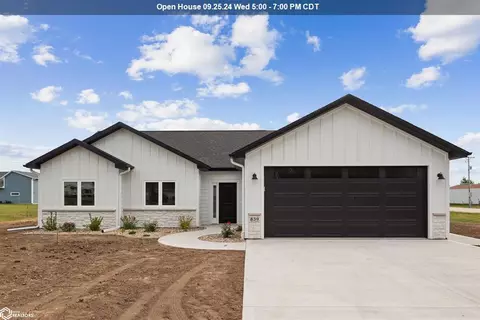 839 S 3rd St, Montezuma, IA 50171