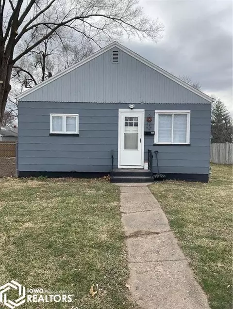 2013 S 13th St, Burlington, IA 52601