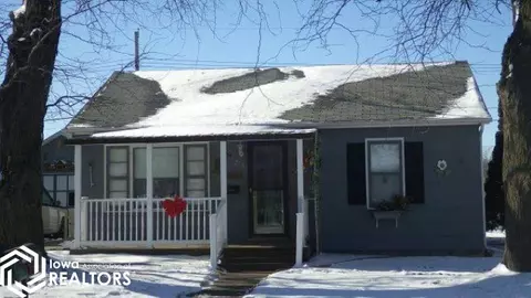 213 Cottage Grove Ave, West Burlington, IA 52655