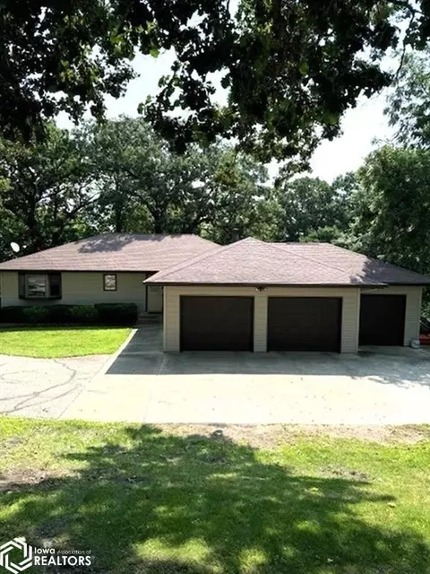 405 Country Club Rd, Algona, IA 50511