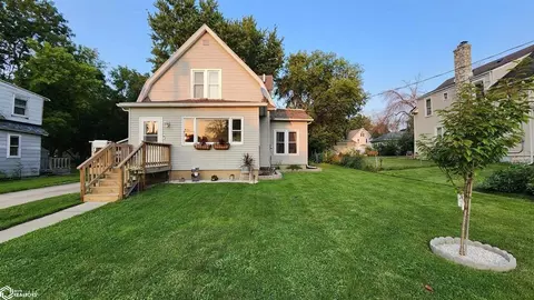 915 N Jefferson Ave, Mason City, IA 50401