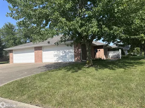 1703 D Linden Dr #D, Fairfield, IA 52556