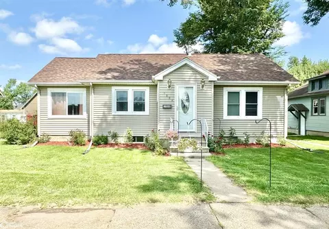 1006 S 5th Ave, Marshalltown, IA 50158