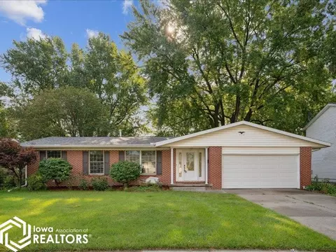 518 Melville Ave, West Burlington, IA 52655