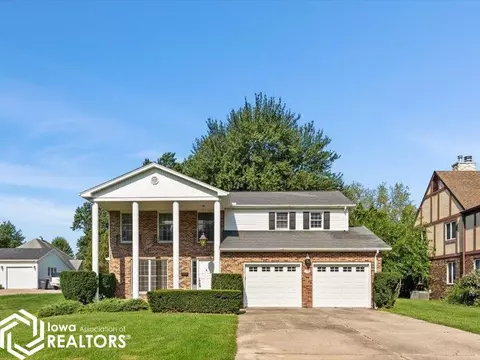 2705 Bittersweet Pl, Burlington, IA 52601