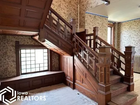 Entry Way - 107 E Washington St, Centerville, IA 52544 photo 1 of 1