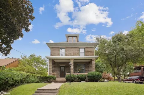 606 S Garfield Ave, Burlington, IA 52601