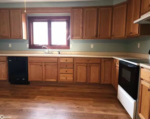 Kitchen - 824 S Main St, Centerville, IA 52544 photo 2 of 2