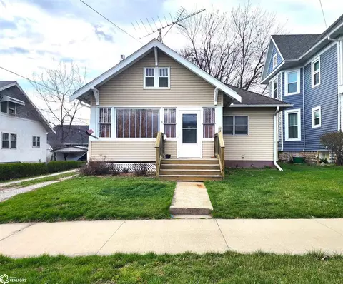 Exterior - 824 S Main St, Centerville, IA 52544 photo 5 of 9