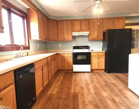 Kitchen - 824 S Main St, Centerville, IA 52544 photo 1 of 2