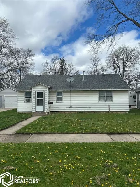1017 3rd St, Webster City, IA 50595