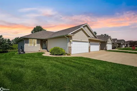 2182 Tallgrass Dr, Marion, IA 52302