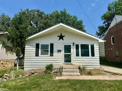 108 E Division St, Audubon, IA 50025