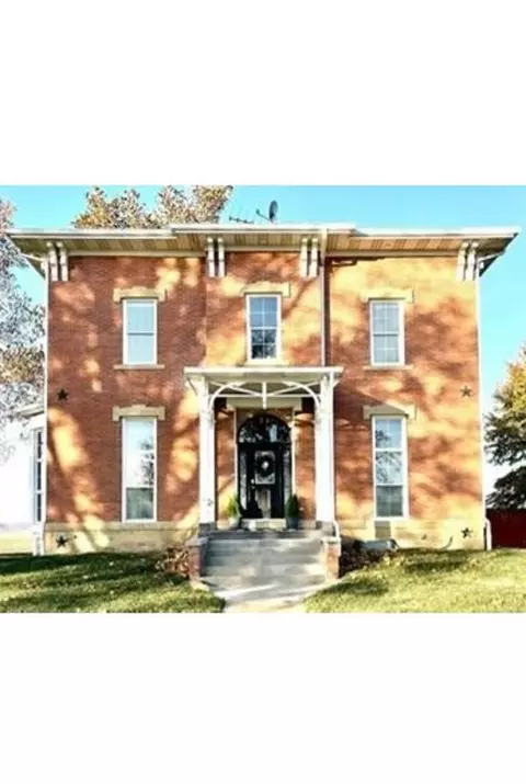 3615 190th St, Wever, IA 52658
