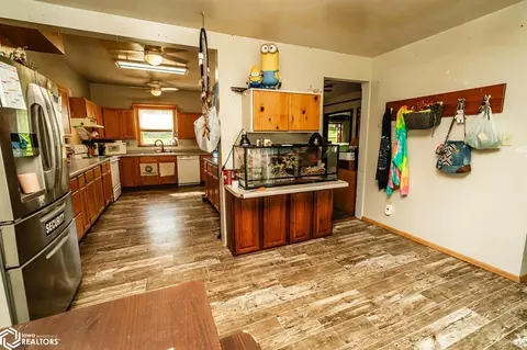 406 4th St, Garwin, IA 50632 photo 10