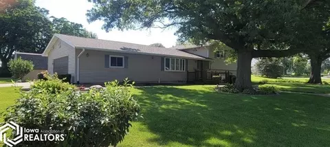 109 Crestview Dr, Marshalltown, IA 50158