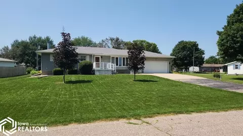 37 Circle Ter, Manly, IA 50456