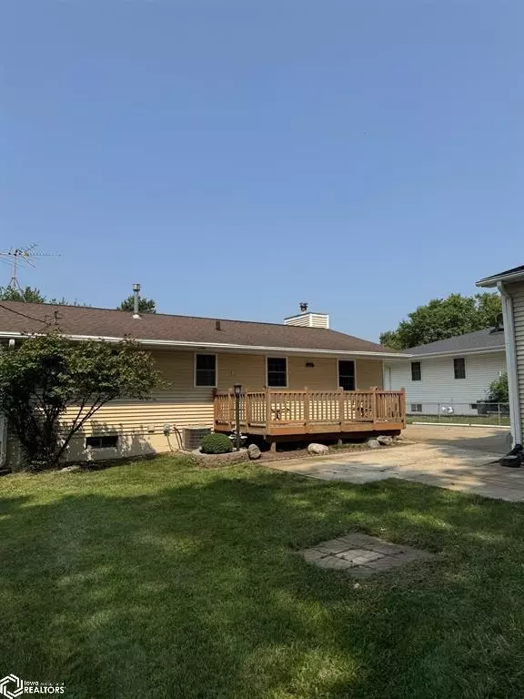  1004 Skylane Dr, Norwalk, IA 50211 photo 4