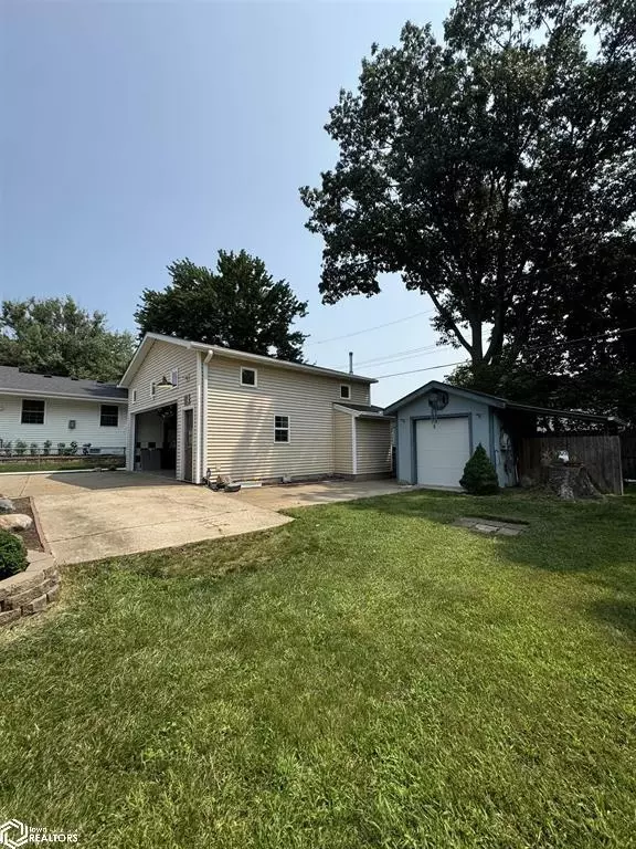  1004 Skylane Dr, Norwalk, IA 50211 photo 5