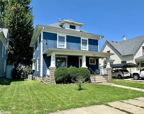 506 N Center St, Marshalltown, IA 50158