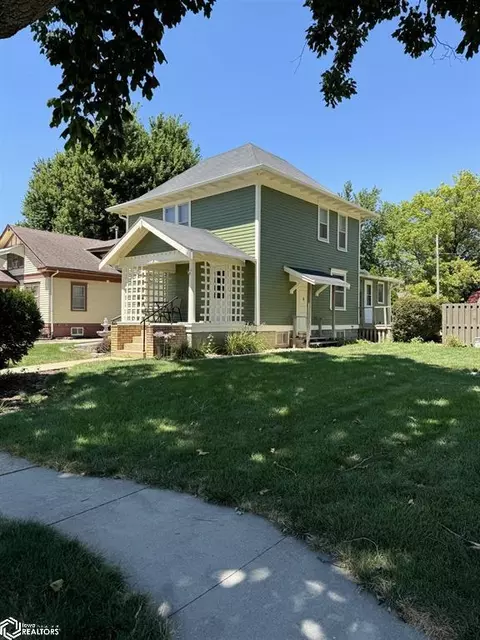 611 1st St, Griswold, IA 51535