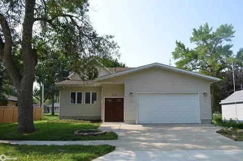 208 3rd St NE, Belmond, IA 50421